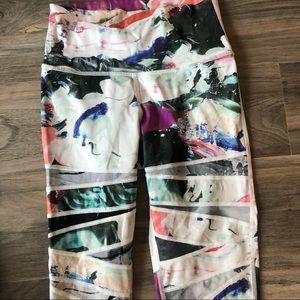Lululemon patterned 7/8 leggings